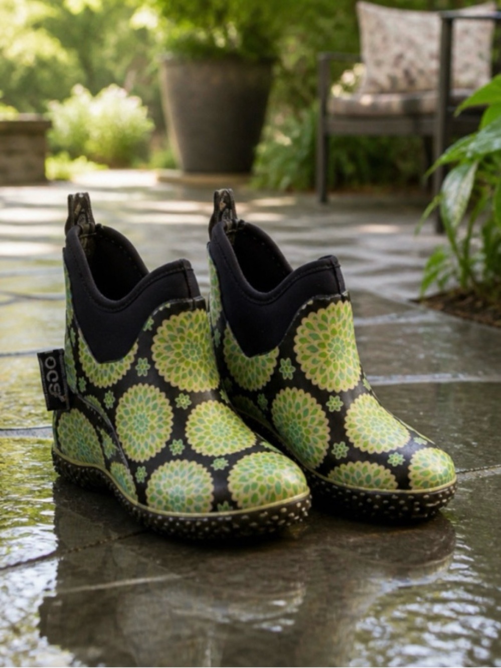 Bogs Floral Rain Boots Black and Green size 38